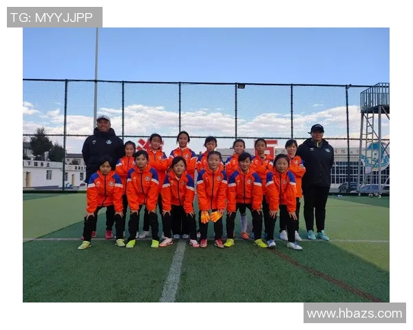 探寻当代足球运动员成长之路与赛场风采及未来发展趋势深度剖析 探寻当代足球运动员成长之路与赛场风采及未来发展趋势深度剖析